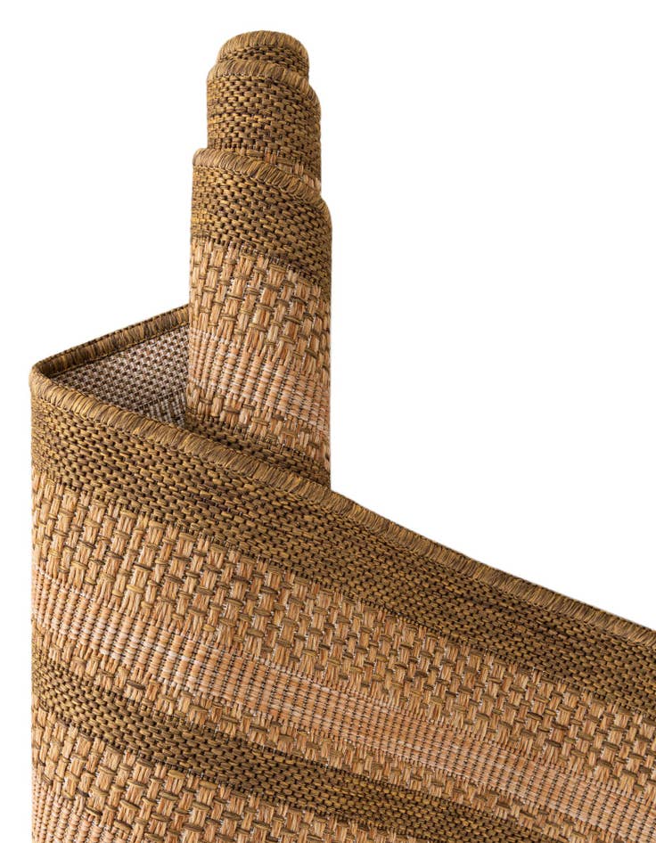 Detail image of 8' x 11' 4 Washable Border Indoor / Outdoor Rug