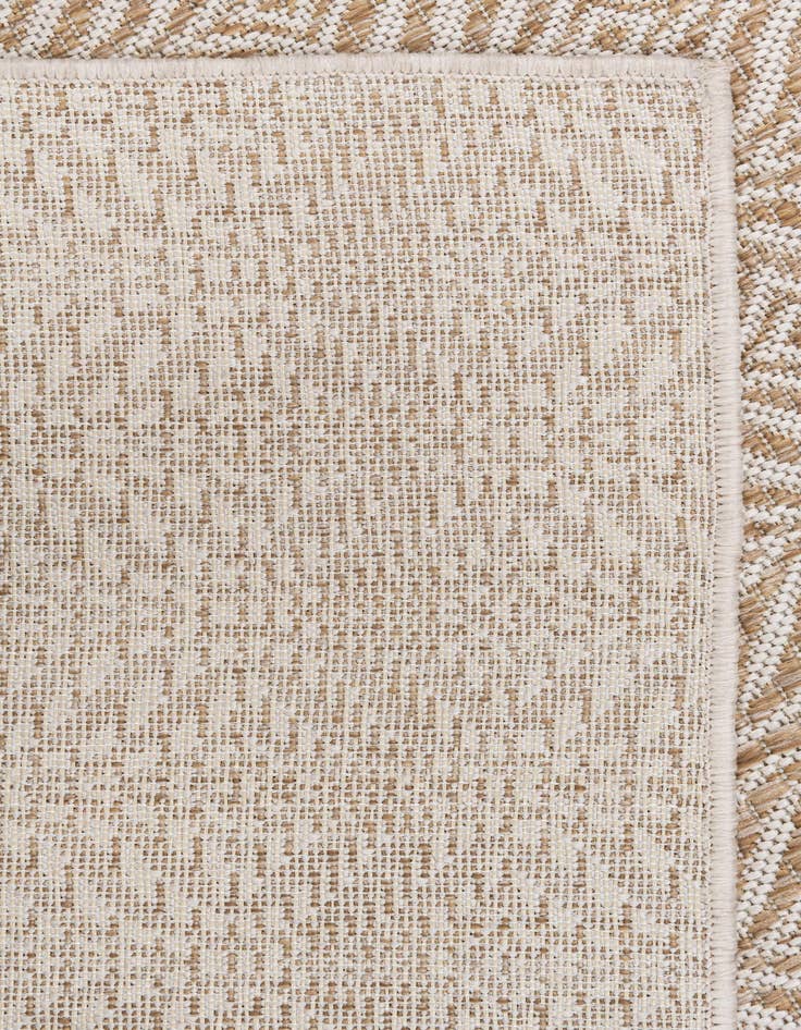 Detail image of  7' 6 x 12'  Washable Lattice Indoor / Outdoor Rug