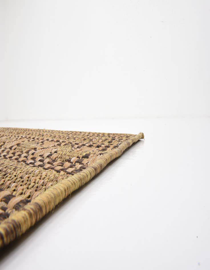 Detail image of  7' x 10'  Washable Modern Indoor / Outdoor Rug