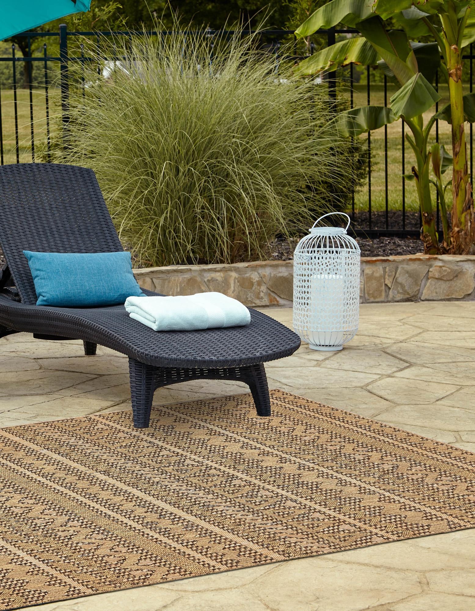 Light Brown 3' 3 x 5' Modern Indoor / Outdoor Rug | Rugs.com