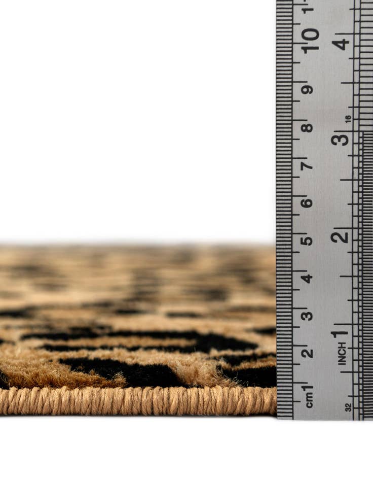 Detail image of  7' x 10' Savannah Rug