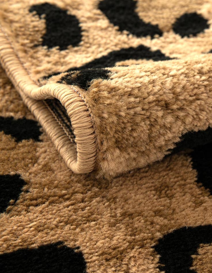 Detail image of  7' x 10' Savannah Rug