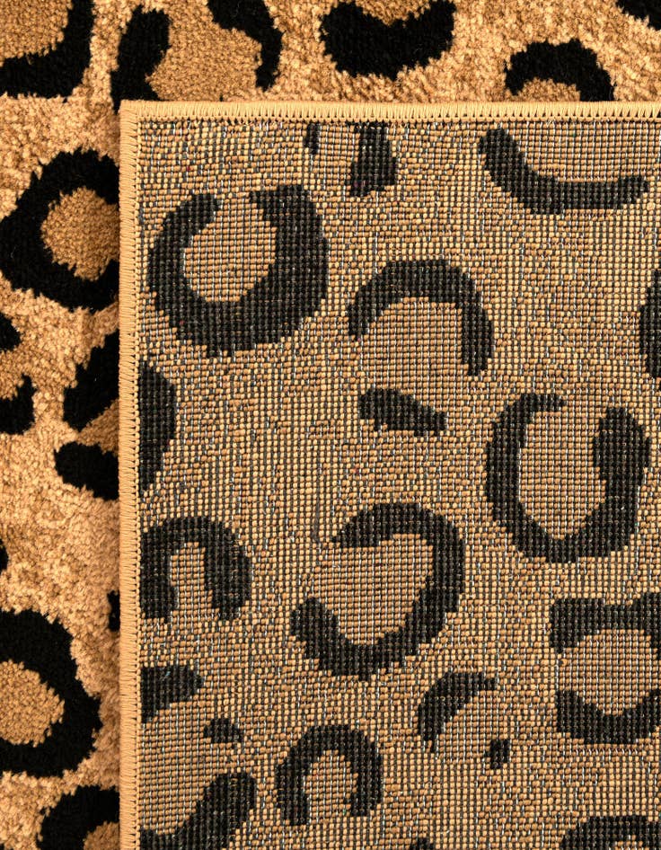 Detail image of  7' x 10' Savannah Rug
