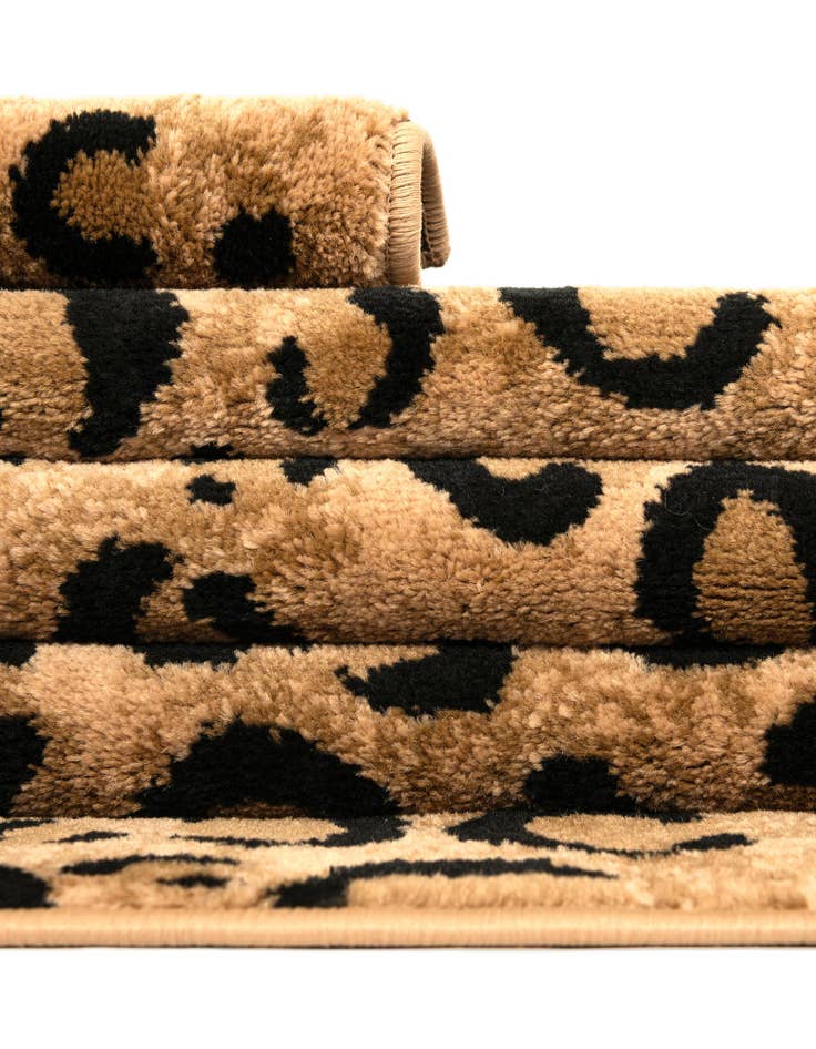 Detail image of  7' x 10' Savannah Rug