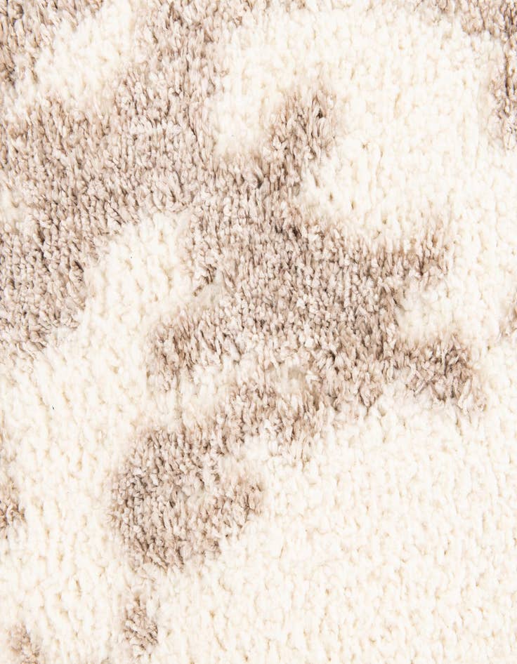 Detail image of 5' 2 x 7' 7 Soft Touch Shag Rug