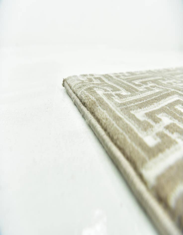 Detail image of Jill Zarin 5' x 8' Uptown Rug