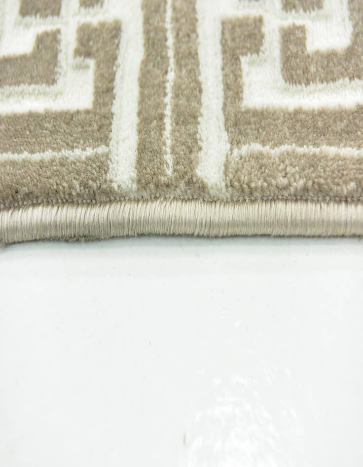 Detail image of Jill Zarin 5' x 8' Uptown Rug