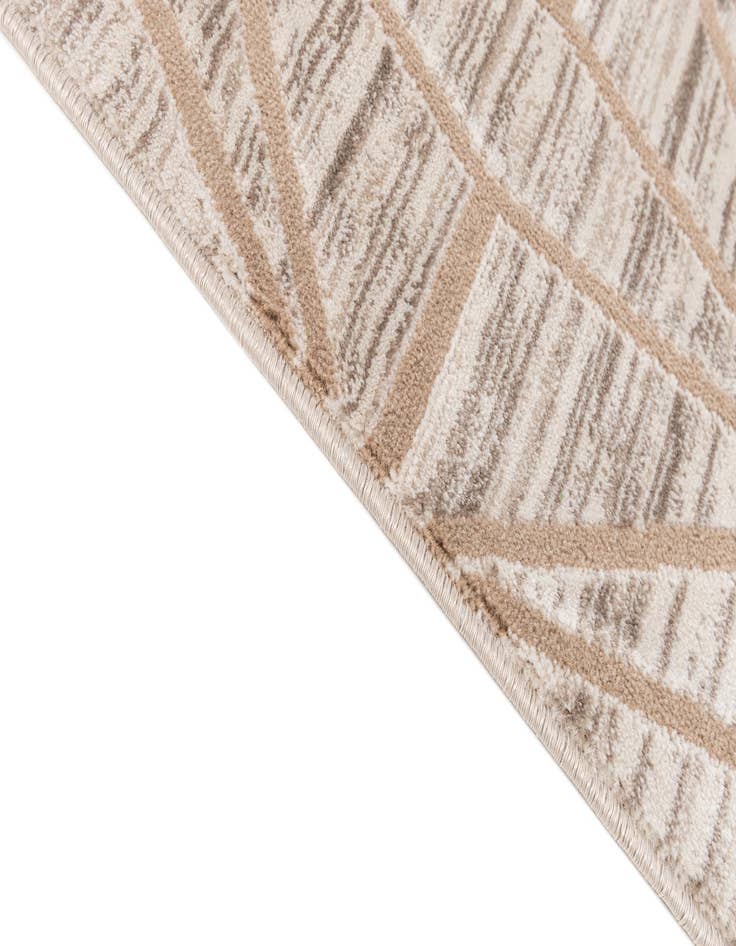 Detail image of Jill Zarin 8' x 12' 4 Uptown Rug