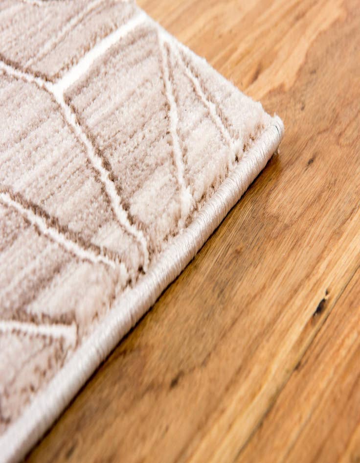 Detail image of Jill Zarin 5' x 8' Uptown Rug