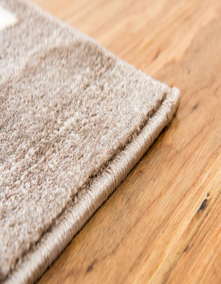 Detail image of Jill Zarin 4' x 6' Uptown Rug