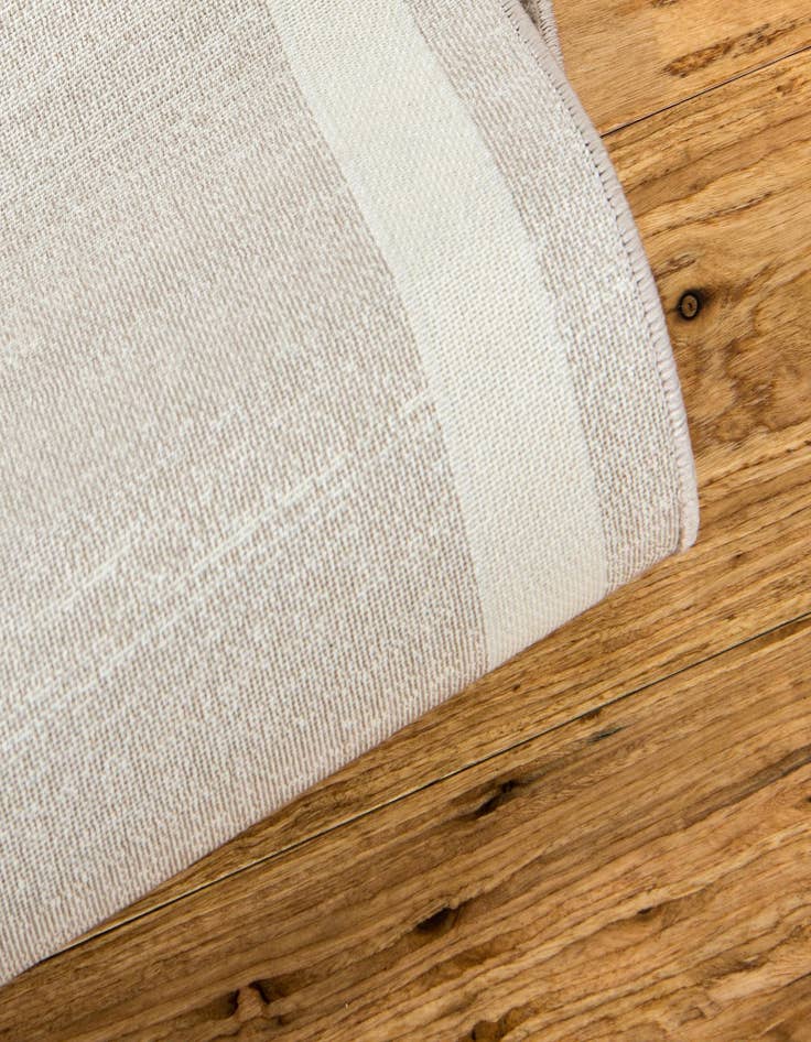 Detail image of Jill Zarin 4' x 6' Uptown Rug