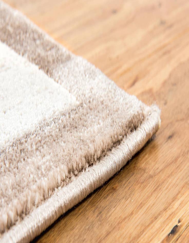 Detail image of Jill Zarin 5' x 8' Uptown Yorkville Rug