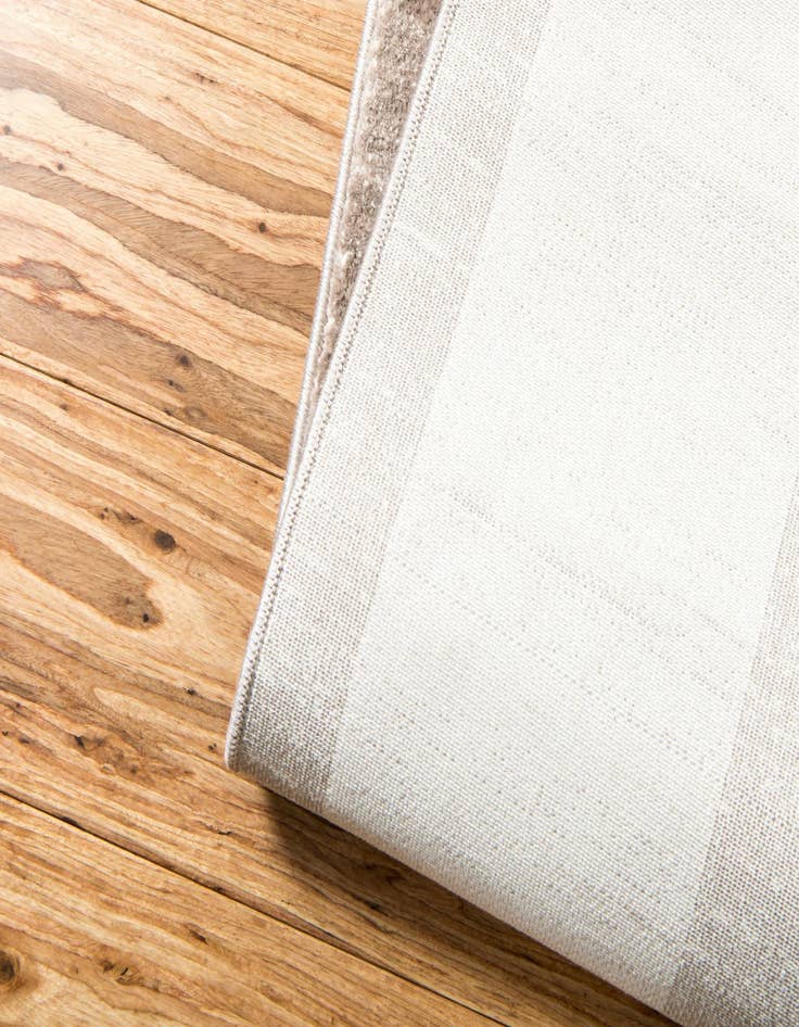 Detail image of Jill Zarin 5' x 8' Uptown Yorkville Rug