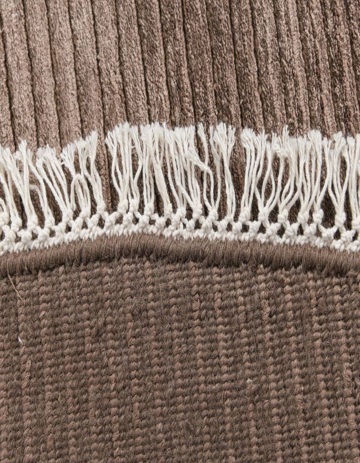 Detail image of  6' 5 x 6' 5  Hand Knotted Darya Wool Round Rug