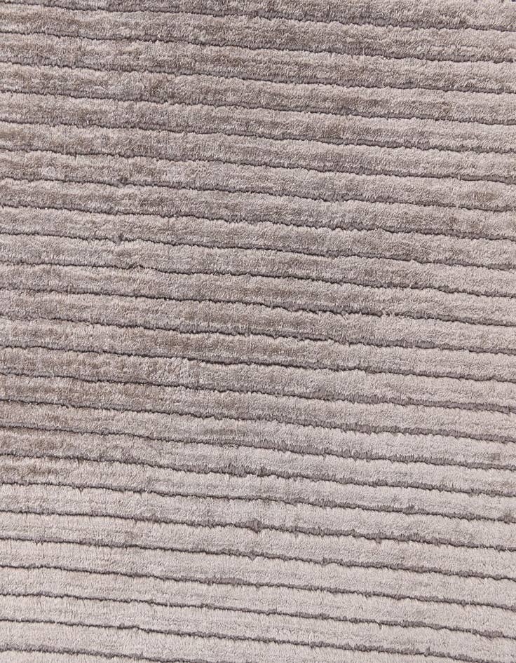 Detail image of  6' 8 x 6' 8  Hand Knotted Darya Wool Round Rug