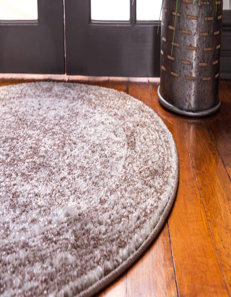 Detail image of  5' x 5' Dover Round Rug