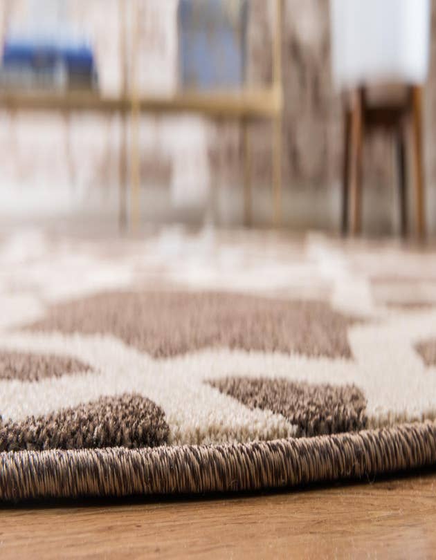 Detail image of  8' x 8' Lattice Round Rug