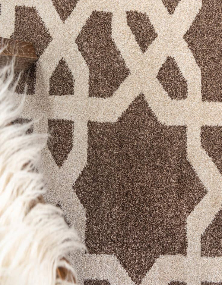 Detail image of  8' x 8' Lattice Round Rug