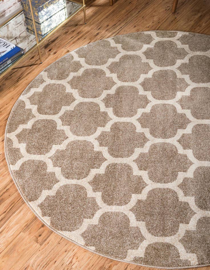 Detail image of  7' 10 x 7' 10 Lattice Round Rug