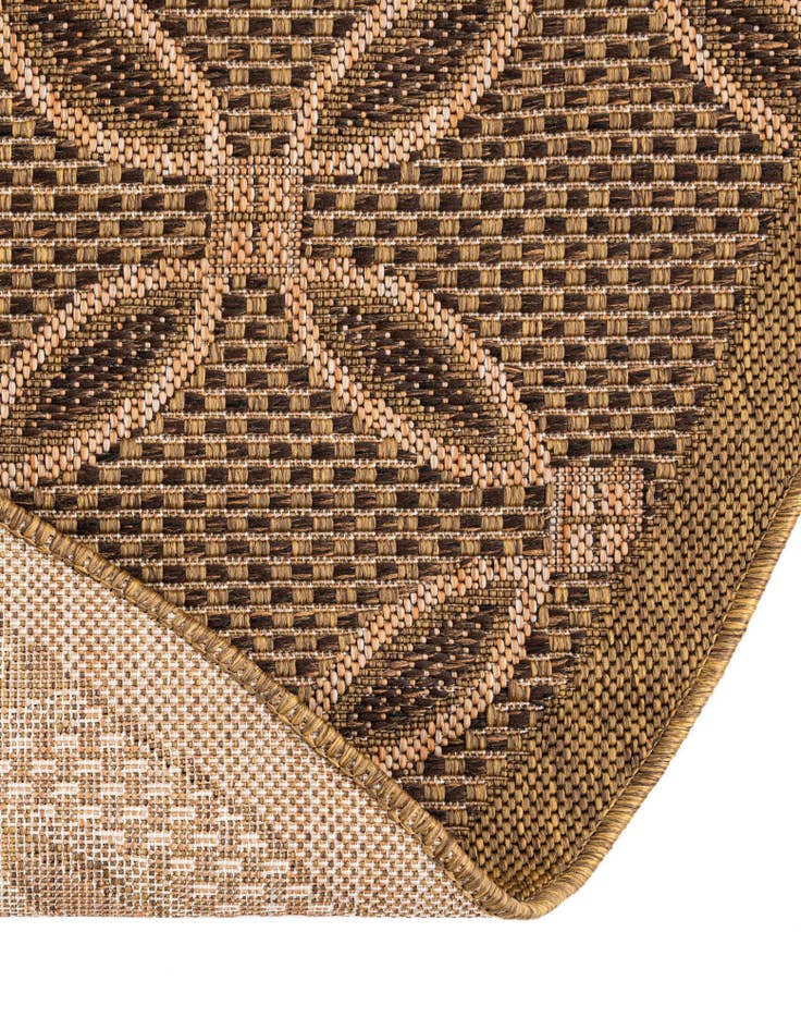 Detail image of  6' x 6'  Washable Lattice Indoor / Outdoor Round Rug