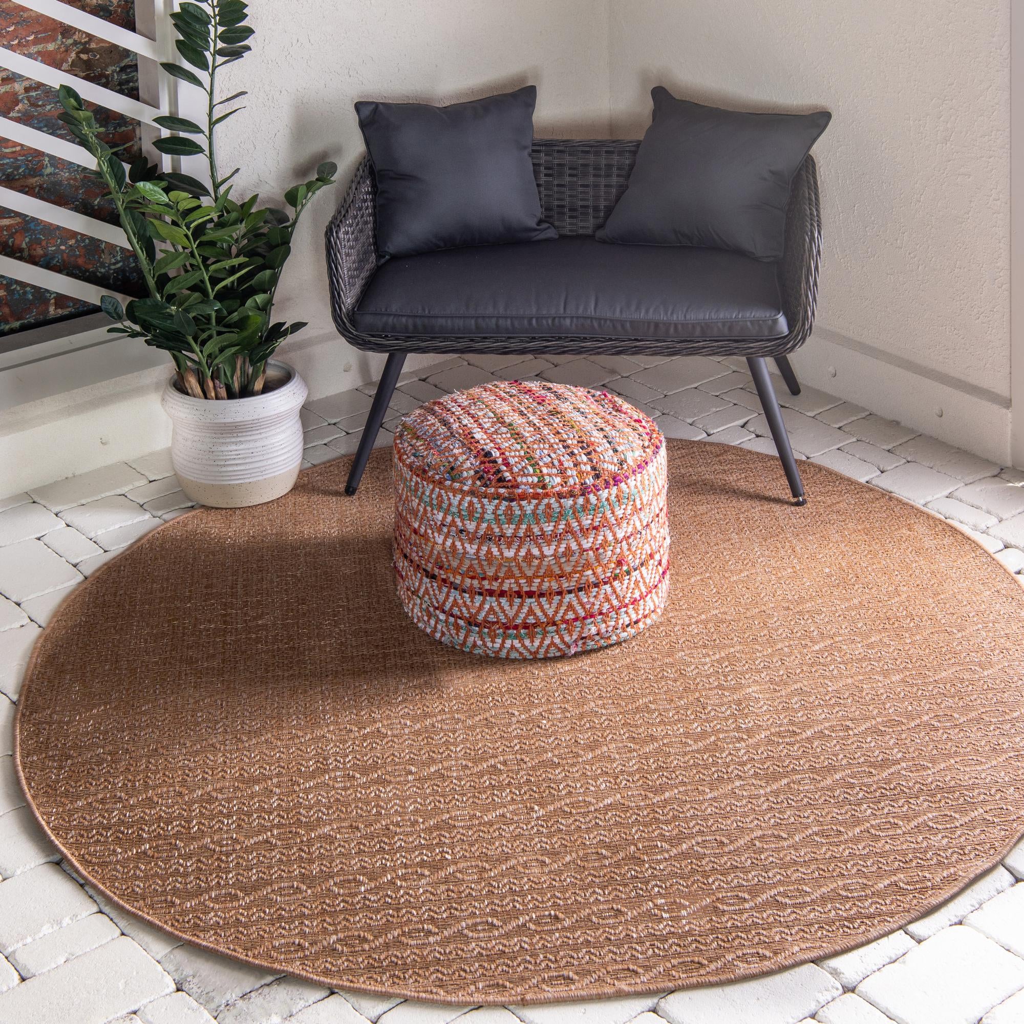 Light Brown 6' x 6' Modern Indoor / Outdoor Round Rug | Rugs.com