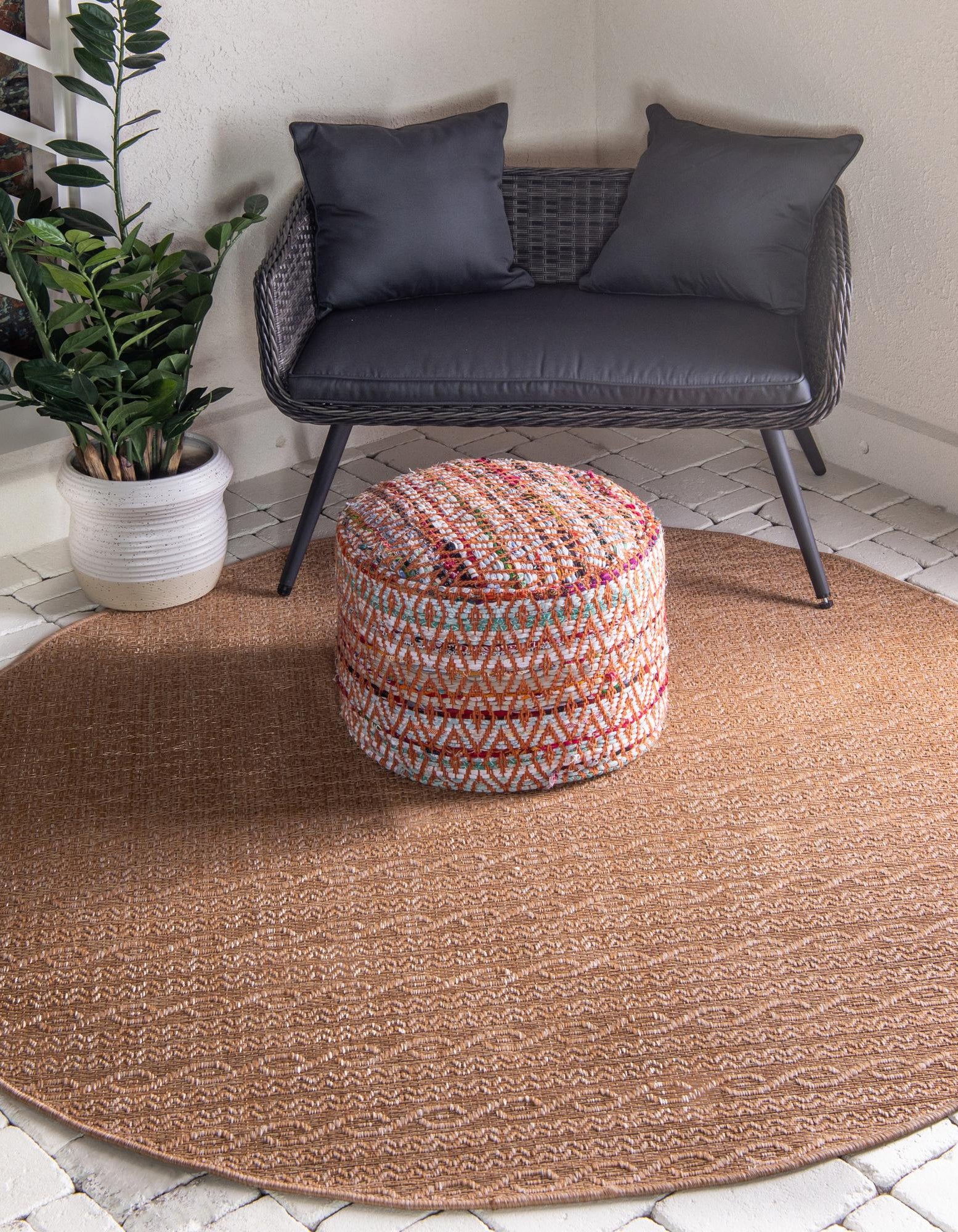 Light Brown 6' x 6' Modern Indoor / Outdoor Round Rug | Rugs.com