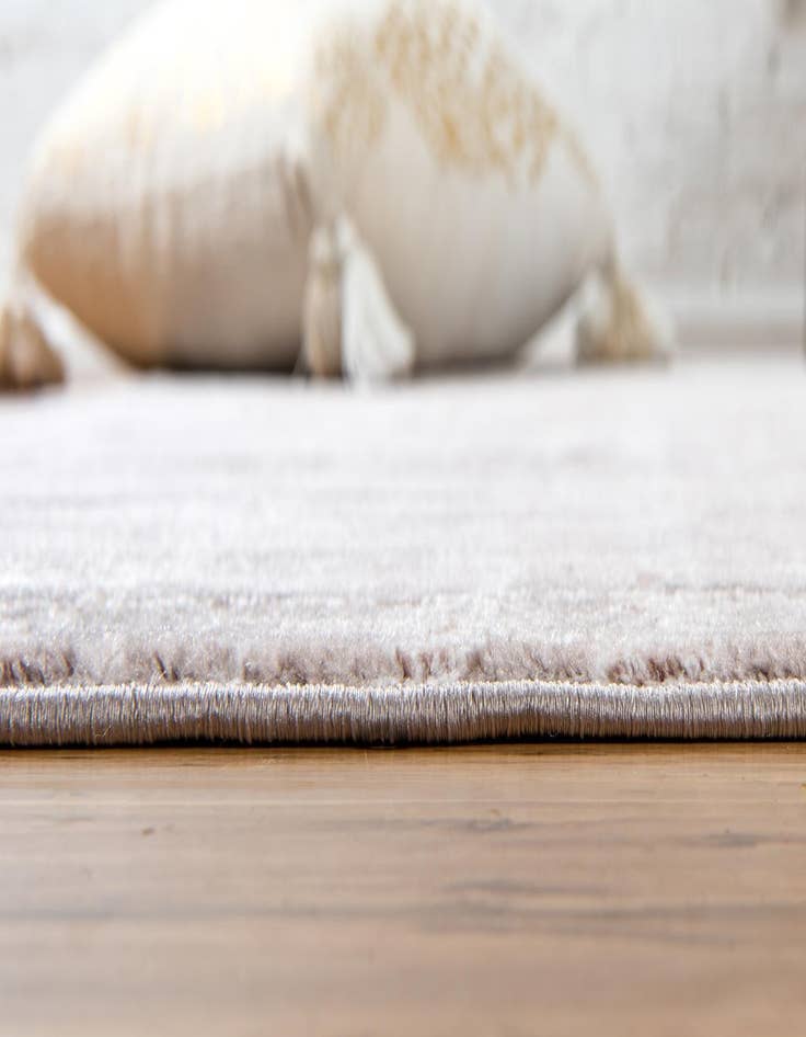 Detail image of Jill Zarin 5' 3 x 5' 3 Uptown Lexington Avenue Round Rug