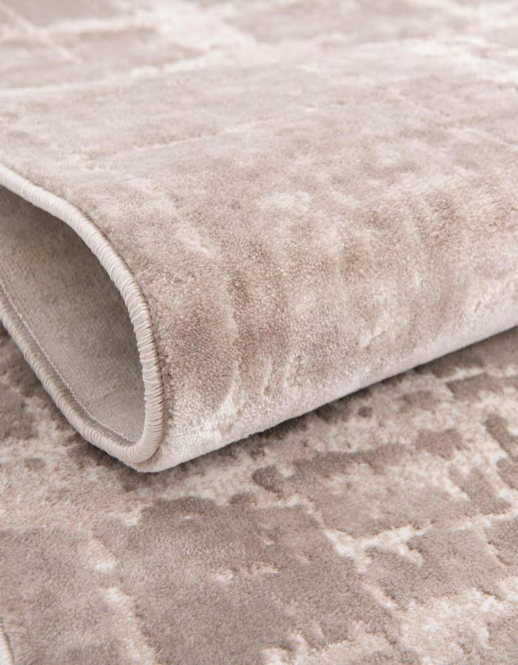 Detail image of Jill Zarin 5' 3 x 5' 3 Uptown Lexington Avenue Round Rug