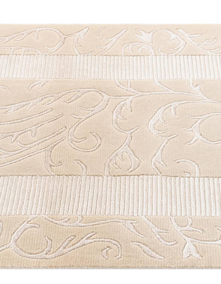 Detail image of  2' 8 x 10' 4  Hand Knotted Darya Wool Runner Rug