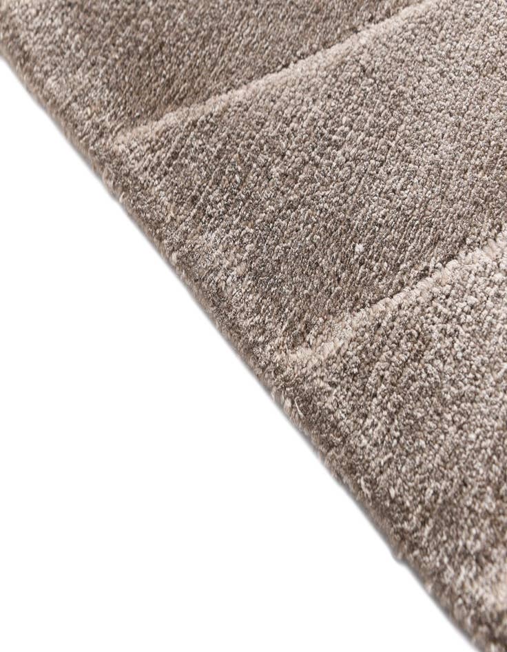 Detail image of  2' 7 x 9' 7 Darya Runner Rug