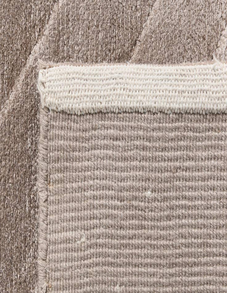 Detail image of  2' 7 x 9' 7 Darya Runner Rug