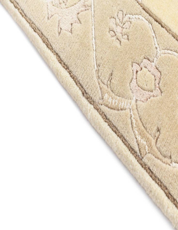 Detail image of  2' 7 x 9' 7 Darya Runner Rug