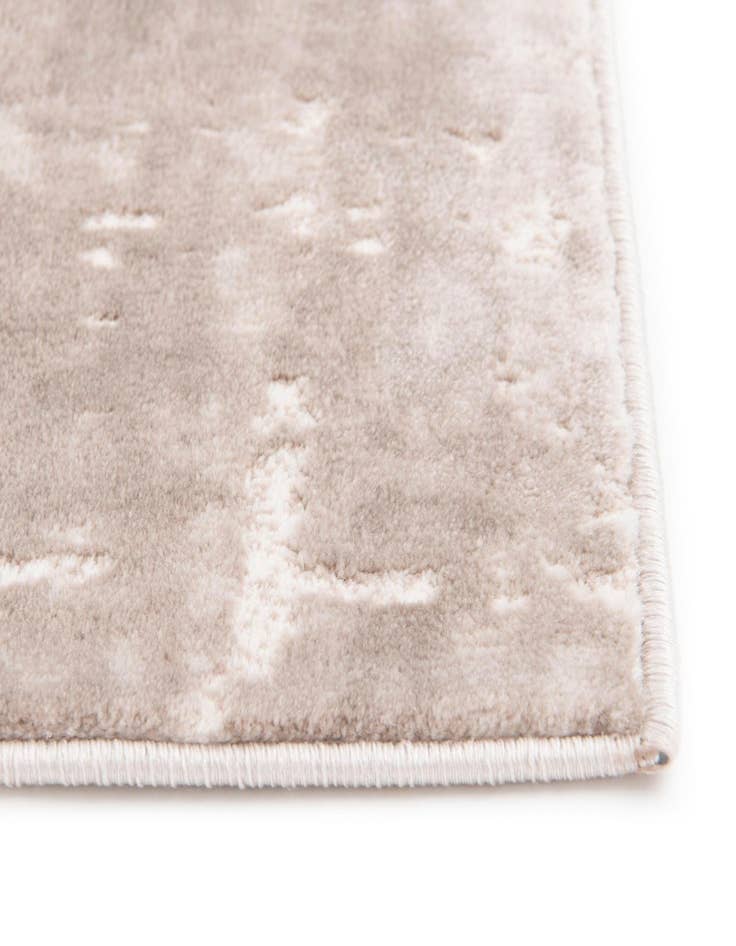 Detail image of Jill Zarin 2' 2 x 6' Uptown Lexington Avenue Runner Rug