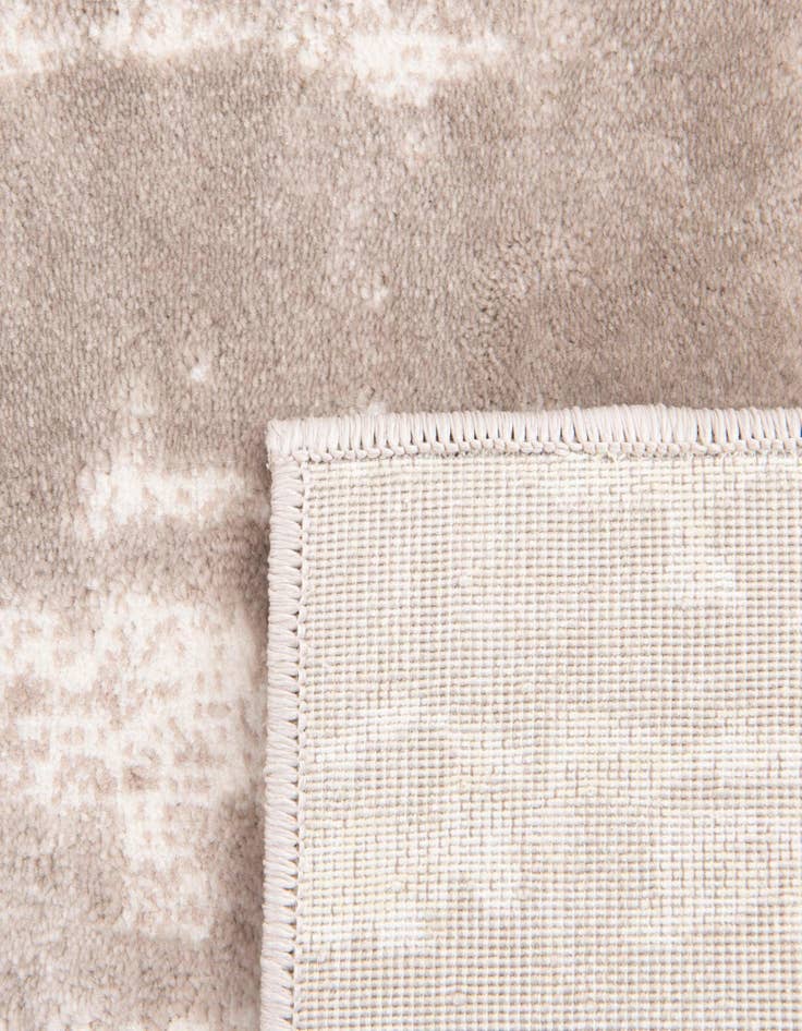 Detail image of Jill Zarin 2' 2 x 6' Uptown Lexington Avenue Runner Rug