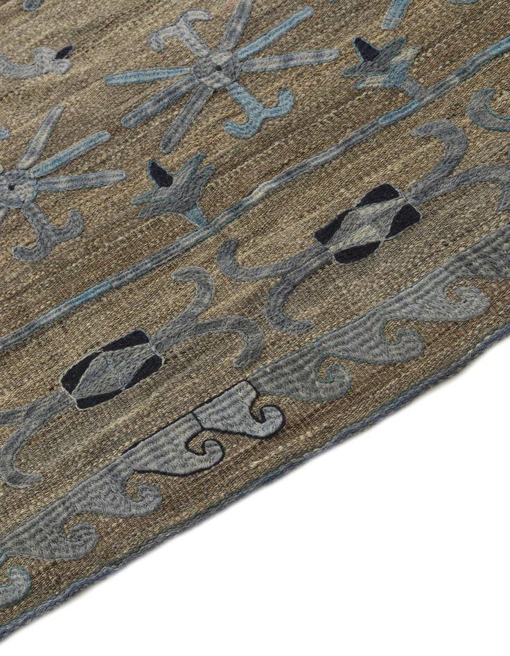 Detail image of 5' 9 x 6' 2 Hand Woven Kilim Suzani Wool Square Rug