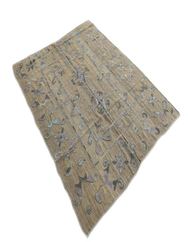 Detail image of  5' 2 x 6' 5  Hand Woven Kilim Suzani Wool Square Rug