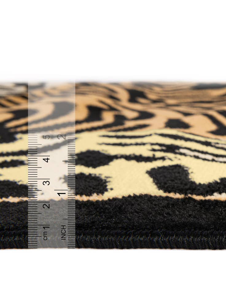 Detail image of  6' x 6' Savannah Square Rug