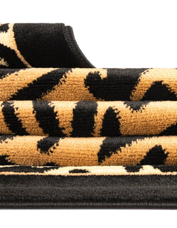 Detail image of  6' x 6' Savannah Square Rug