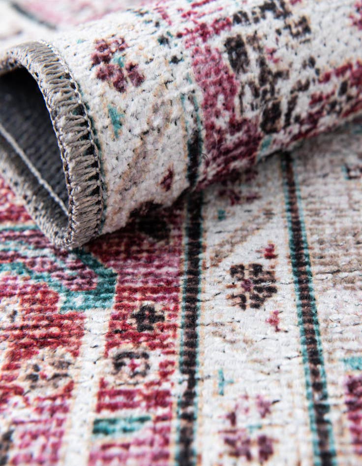 Detail image of  6' x 6'  Washable Yara Round Rug