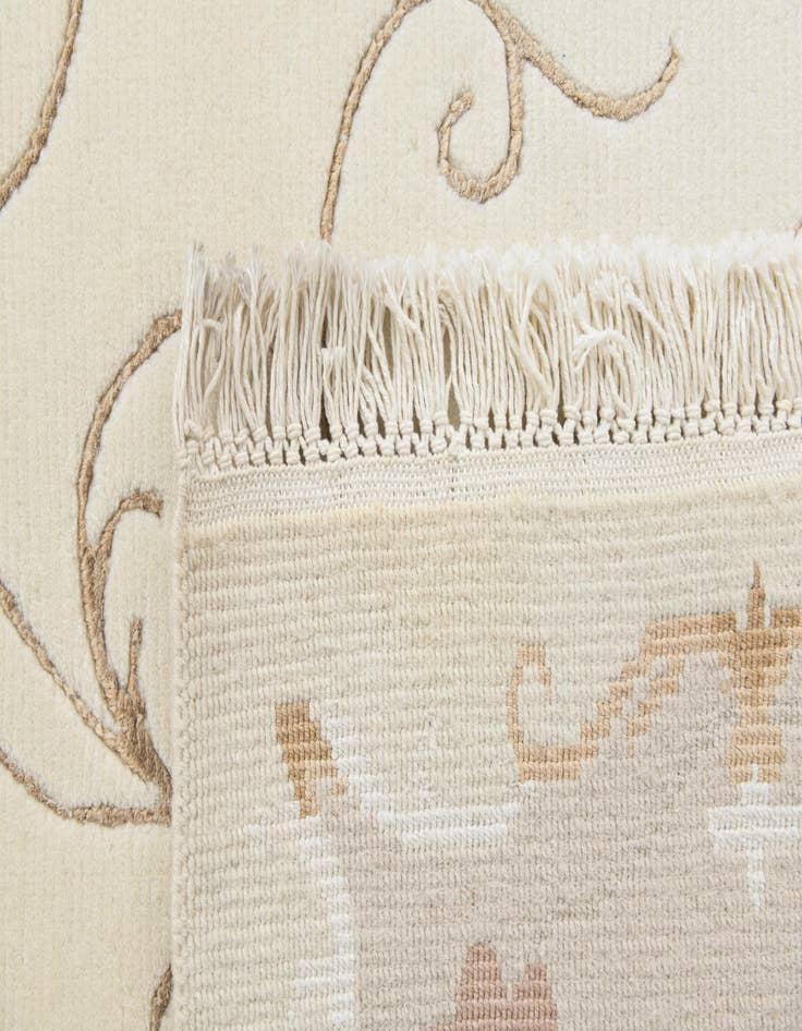 Detail image of  5' 7 x 7' 10  Hand Knotted Darya Wool Rug