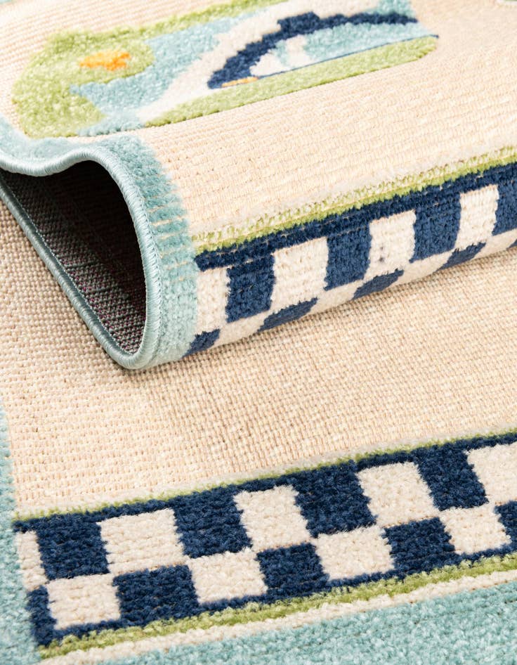 Detail image of  5' 3 x 7' 7  Washable  Indoor / Outdoor Rug