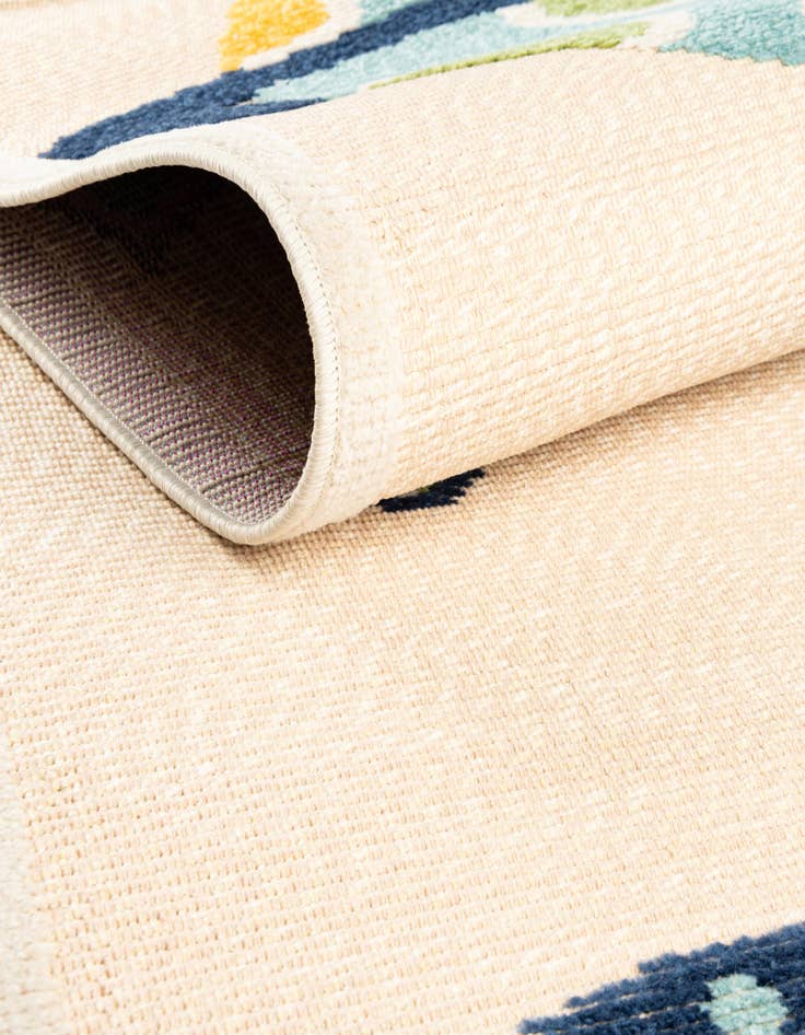 Detail image of  5' 3 x 7' 7  Washable  Indoor / Outdoor Rug