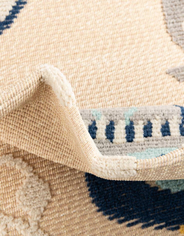 Detail image of  5' 3 x 7' 7  Washable  Indoor / Outdoor Rug