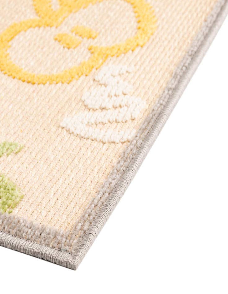 Detail image of  5' 3 x 7' 7  Washable  Indoor / Outdoor Rug