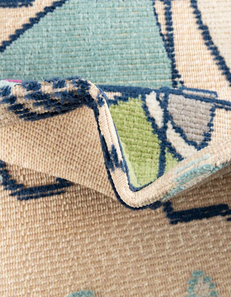 Detail image of  5' 3 x 7' 7  Washable  Indoor / Outdoor Rug