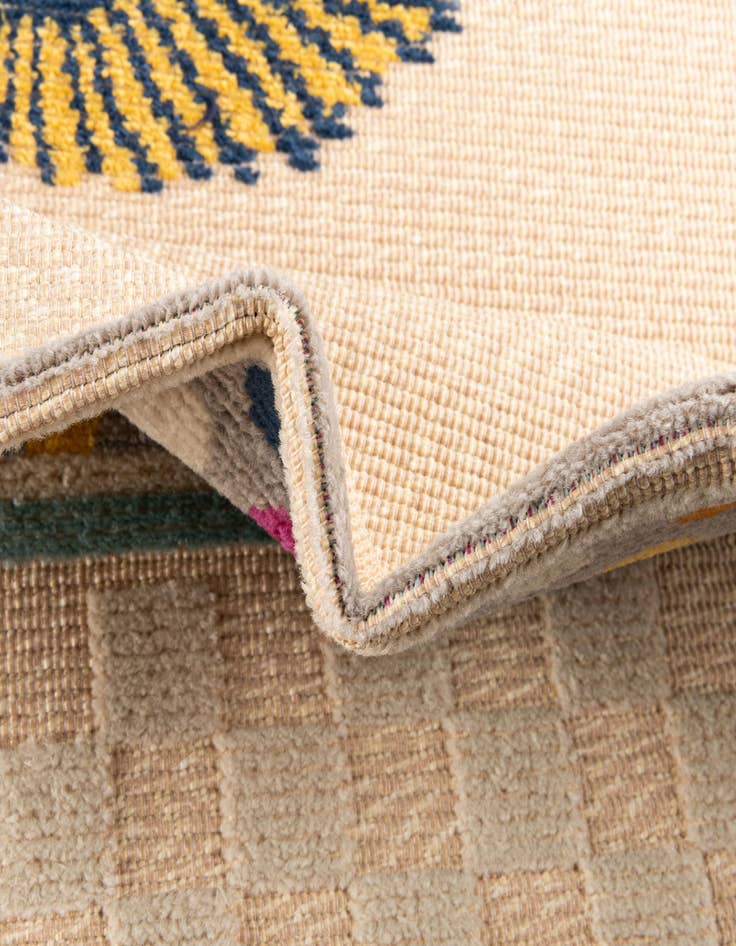 Detail image of  5' 3 x 7' 7  Washable  Indoor / Outdoor Rug