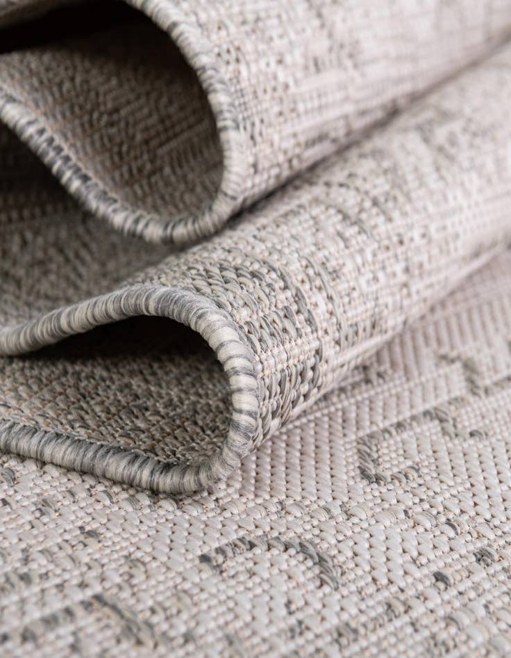 Detail image of  7' 10 x 7' 10  Washable Aztec Indoor / Outdoor Octagon Rug