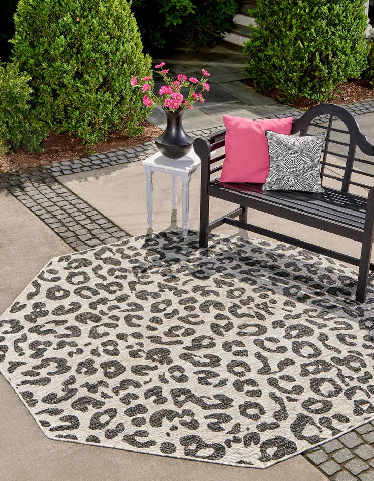 Detail image of  7' 10 x 7' 10  Washable Safari Indoor / Outdoor Octagon Rug