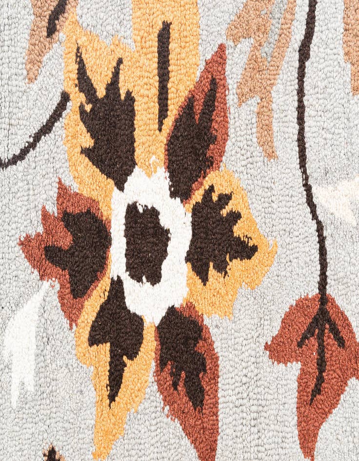 Detail image of  3' 1 x 5' Agra Rug