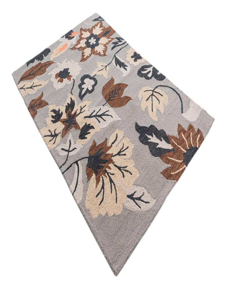 Detail image of  4' x 6' Agra Rug